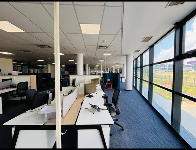 2,495M² OFFICE TO LET IN NOORDWYK